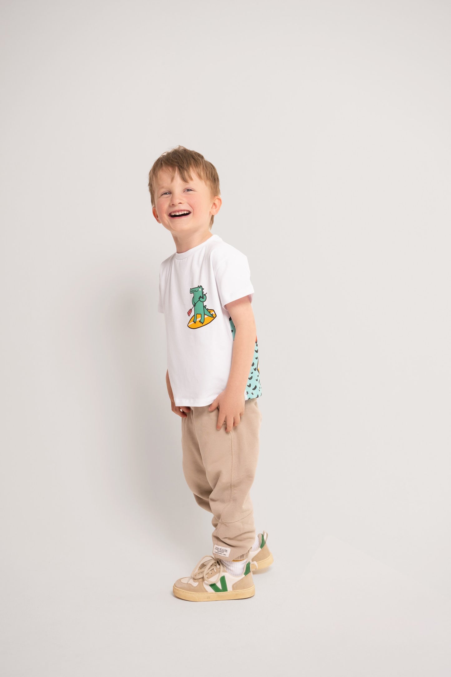 T-Shirt aus Baumwolle mit Print: Krokodil auf SUP
