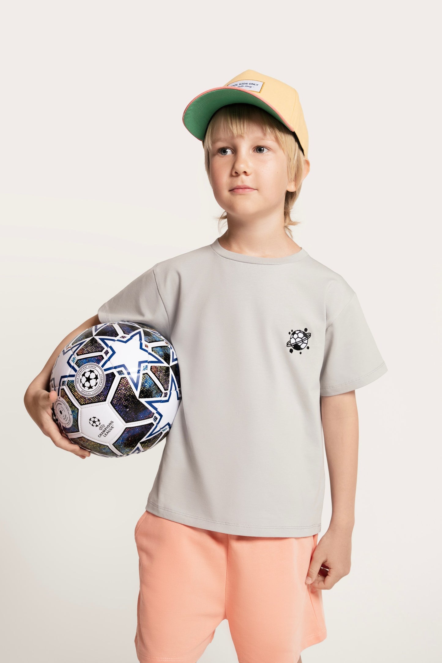 T-Shirt aus Baumwolle mit Fußball-Stickerei