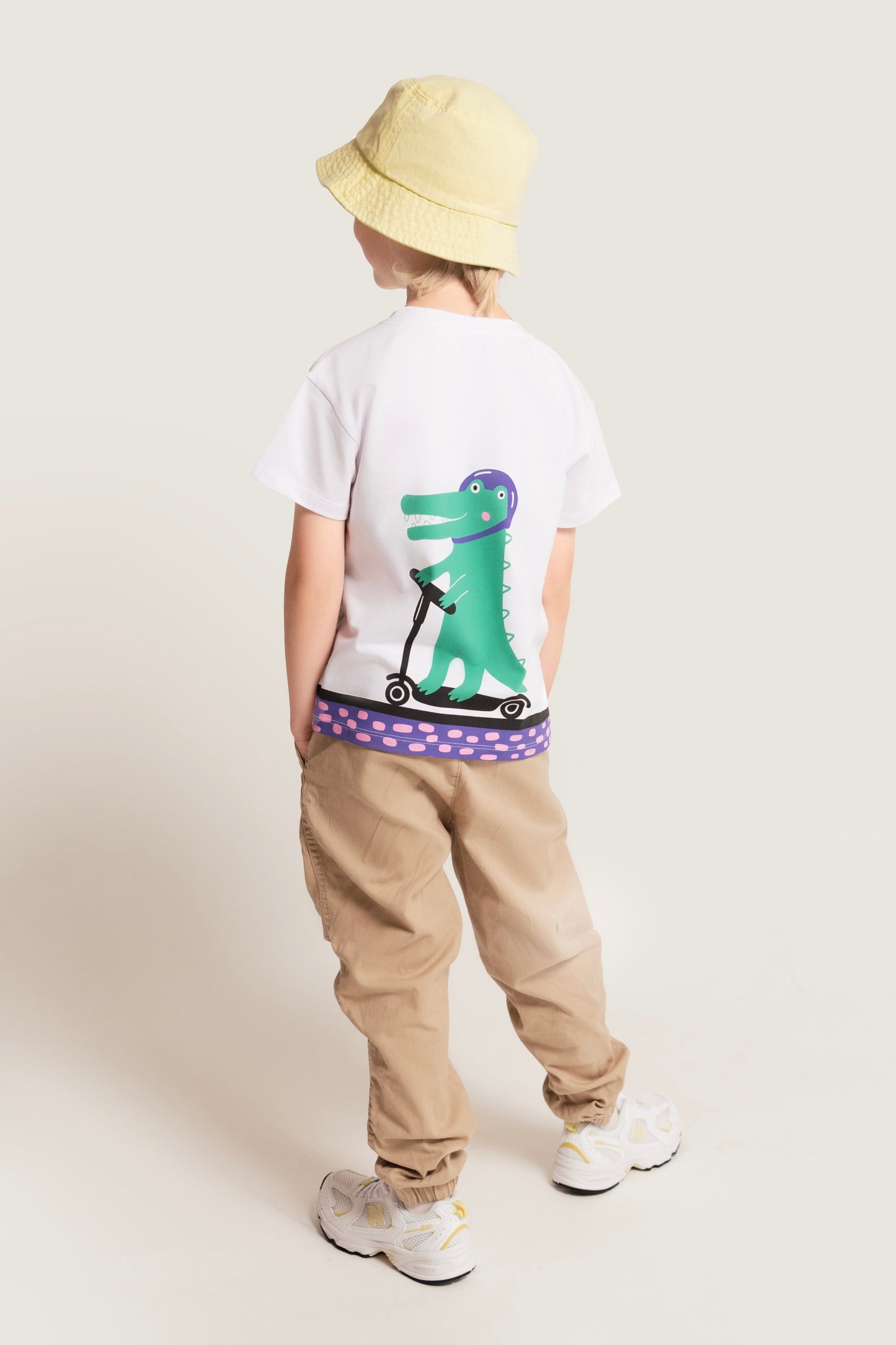 Cotton T-shirt with print: crocodile on scooter
