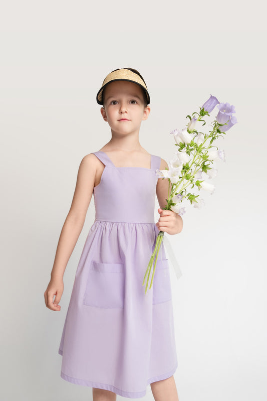Ärmelloses Kleid mit breiten Trägern in Violett