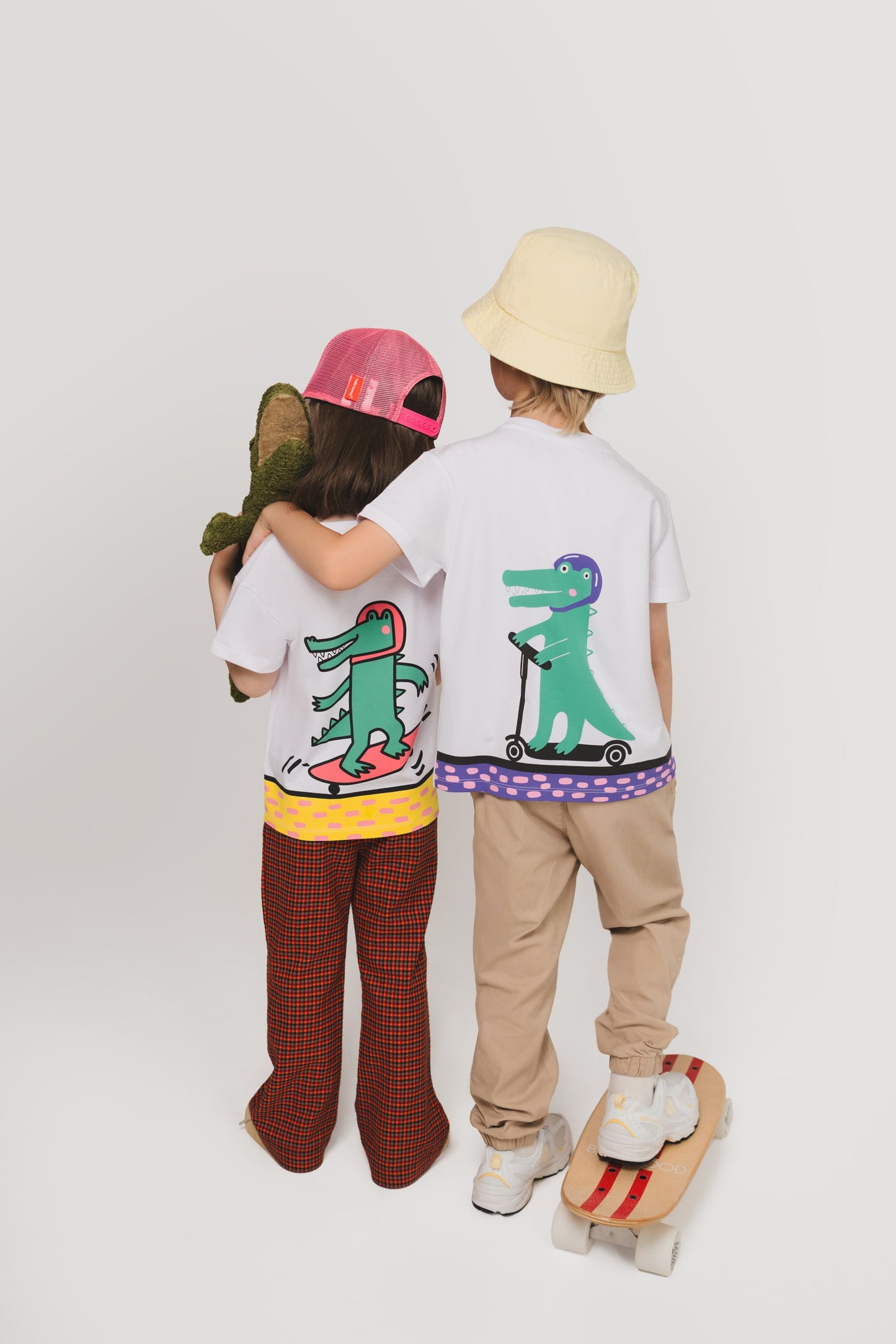 T-Shirt aus Baumwolle mit Print: Krokodil auf Scooter